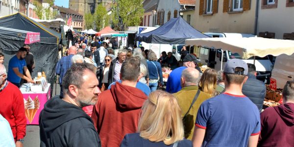 UNE BELLE BRADERIE DE PÂQUES