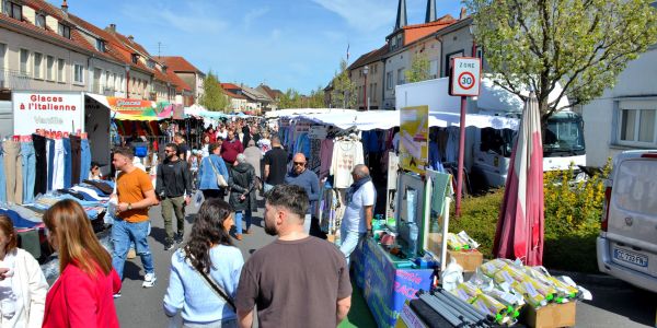 UNE BELLE BRADERIE DE PÂQUES