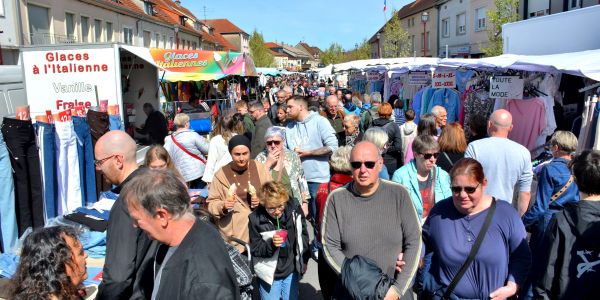 UNE BELLE BRADERIE DE PÂQUES