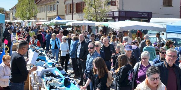 UNE BELLE BRADERIE DE PÂQUES