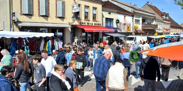 UNE BELLE BRADERIE DE PÂQUES