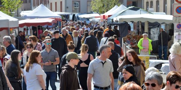 UNE BELLE BRADERIE DE PÂQUES