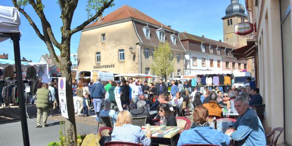 UNE BELLE BRADERIE DE PÂQUES