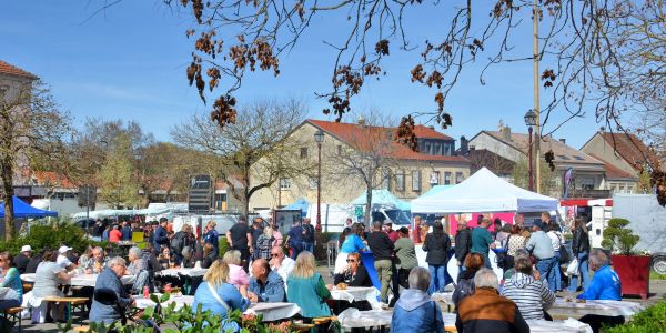 UNE BELLE BRADERIE DE PÂQUES