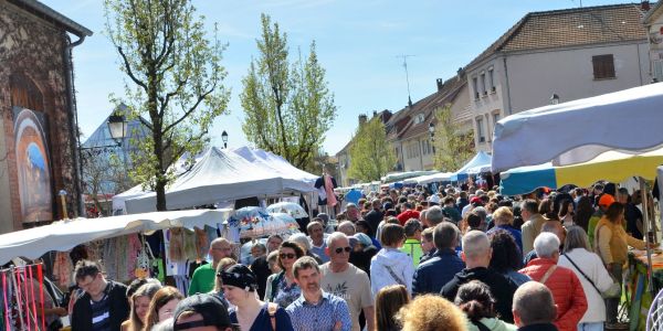 UNE BELLE BRADERIE DE PÂQUES