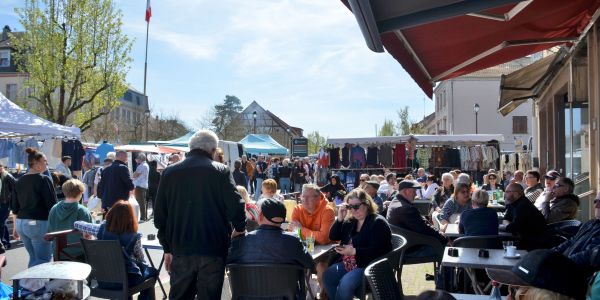 UNE BELLE BRADERIE DE PÂQUES