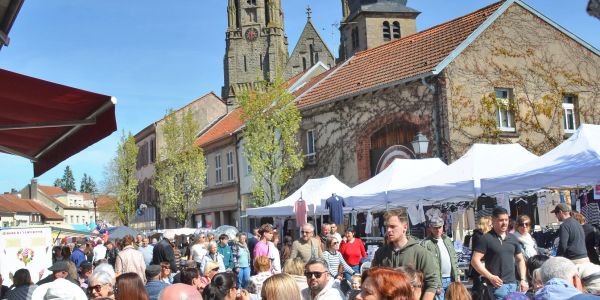 UNE BELLE BRADERIE DE PÂQUES