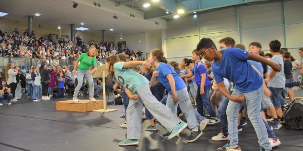 Spectacle de fin d’année de l’école primaire Robert Schuman