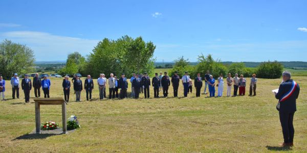 Cérémonie commémorative au monument aux morts et sur le site du Knopp