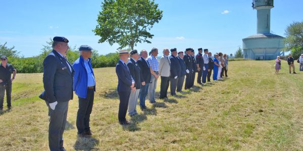Cérémonie commémorative au monument aux morts et sur le site du Knopp