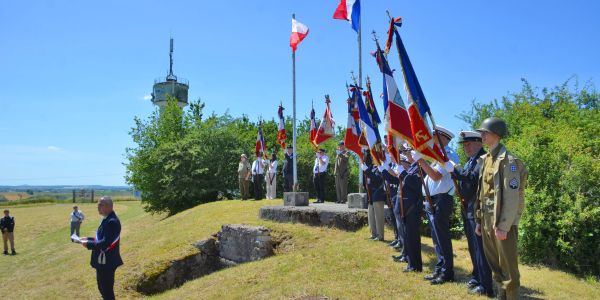 Cérémonie commémorative au monument aux morts et sur le site du Knopp