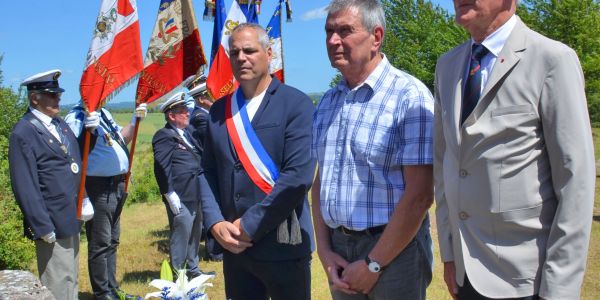 Cérémonie commémorative au monument aux morts et sur le site du Knopp
