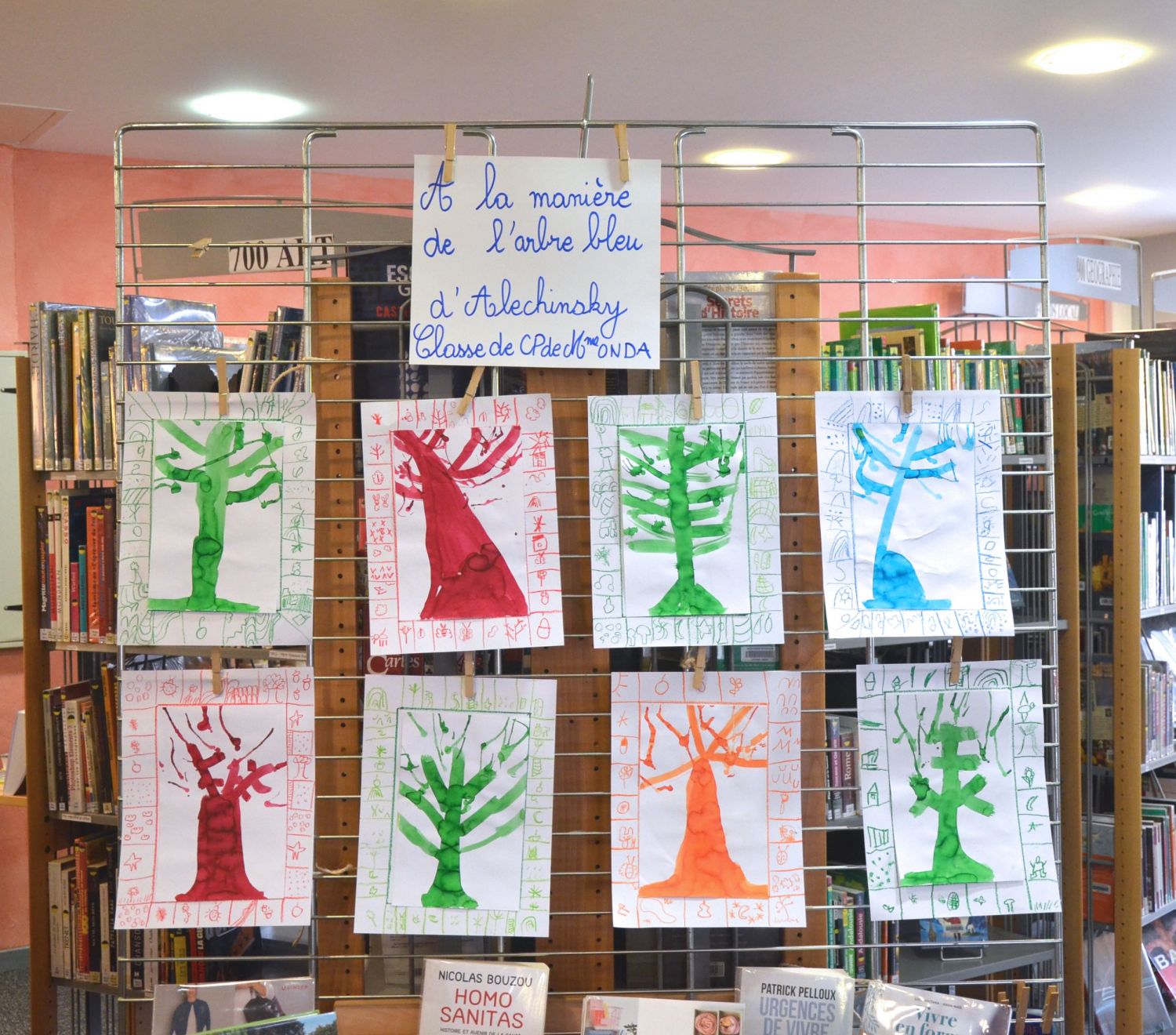 Nouvelles expositions de dessins d'arbres des enfants de nos écoles