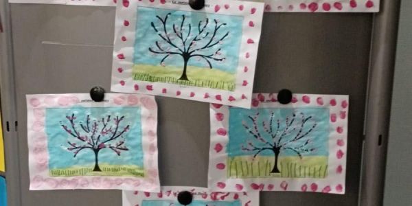 Nouvelles expositions de dessins d'arbres des enfants de nos écoles