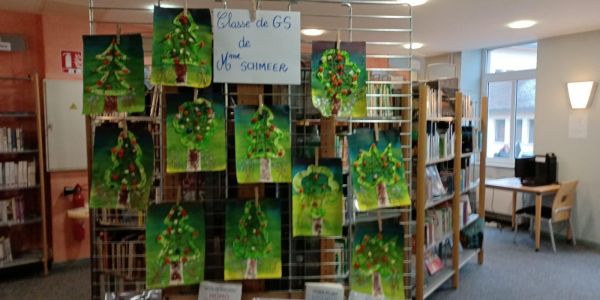 Nouvelles expositions de dessins d'arbres des enfants de nos écoles