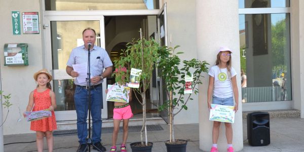 LA VILLE RÉCOMPENSE LES ARTISTES EN HERBE