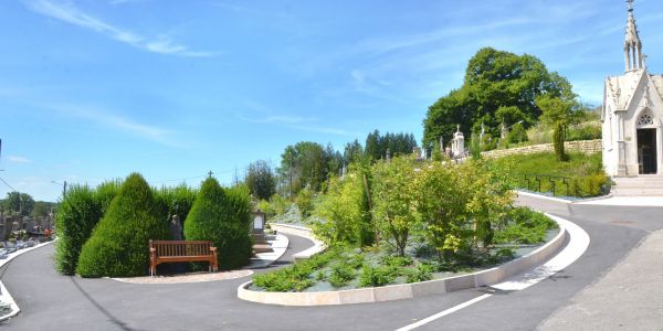 UN CIMETIÈRE PLUS VERT OÙ S’ENTREMÊLENT DOUCEUR ET SÉRÉNITÉ