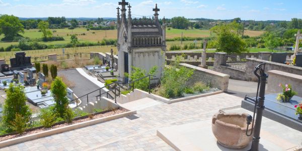 UN CIMETIÈRE PLUS VERT OÙ S’ENTREMÊLENT DOUCEUR ET SÉRÉNITÉ