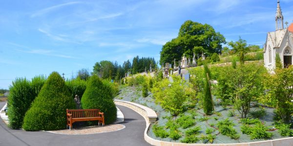 UN CIMETIÈRE PLUS VERT OÙ S’ENTREMÊLENT DOUCEUR ET SÉRÉNITÉ