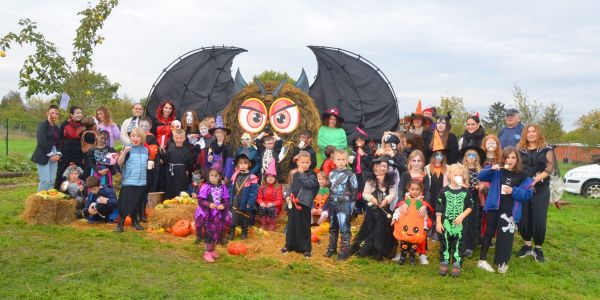 Halloween : Les enfants des écoles de Rech à la rencontre de Sophie la Sauve Souris !!!