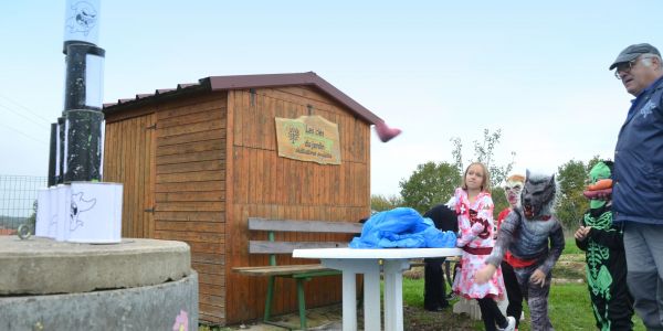 Halloween : Les enfants des écoles de Rech à la rencontre de Sophie la Sauve Souris !!!