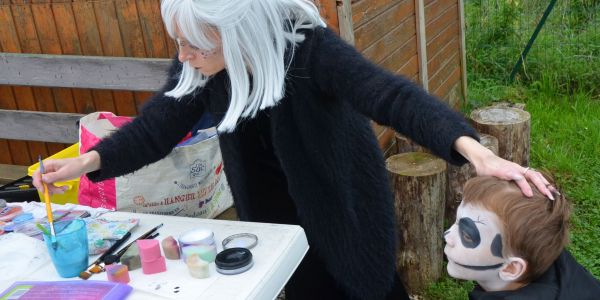 Halloween : Les enfants des écoles de Rech à la rencontre de Sophie la Sauve Souris !!!