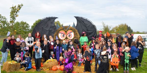 Halloween : Les enfants des écoles de Rech à la rencontre de Sophie la Sauve Souris !!!