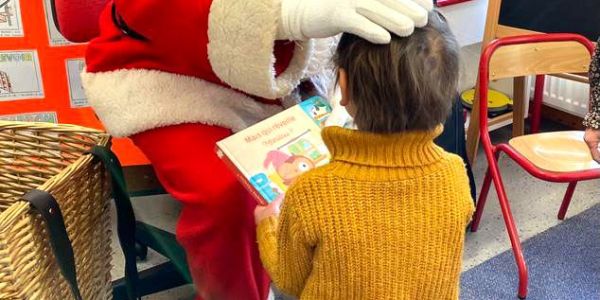 LE PÈRE NOËL EST PASSÉ DANS NOS ÉCOLES !