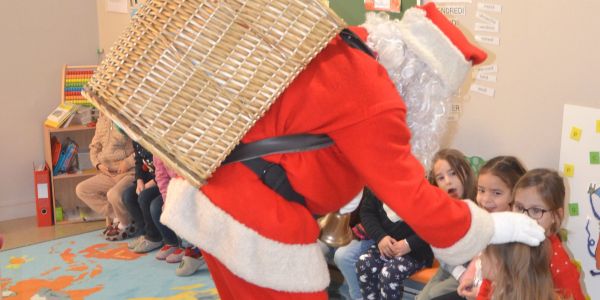 LE PÈRE NOËL EST PASSÉ DANS NOS ÉCOLES !