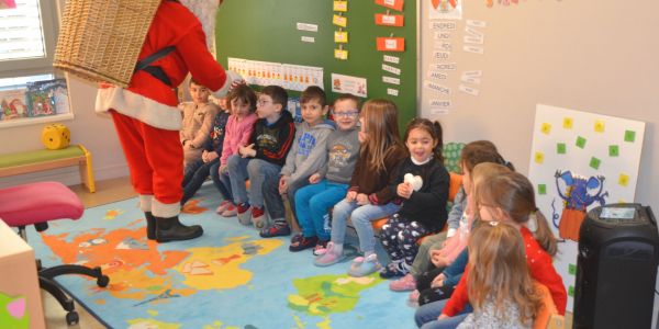 LE PÈRE NOËL EST PASSÉ DANS NOS ÉCOLES !