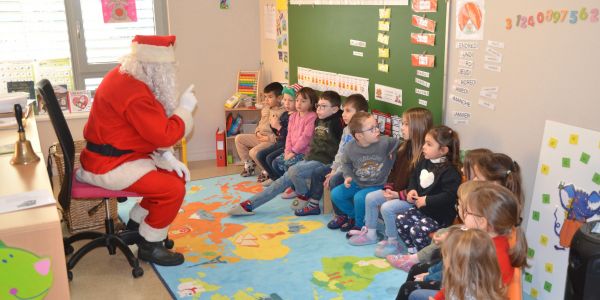 LE PÈRE NOËL EST PASSÉ DANS NOS ÉCOLES !