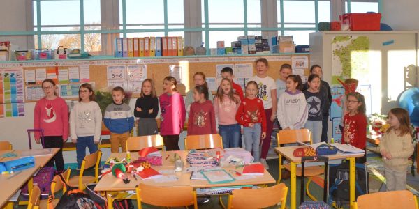 LE PÈRE NOËL EST PASSÉ DANS NOS ÉCOLES !