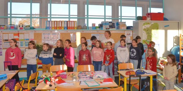 LE PÈRE NOËL EST PASSÉ DANS NOS ÉCOLES !