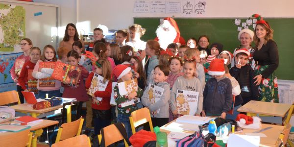 LE PÈRE NOËL EST PASSÉ DANS NOS ÉCOLES !