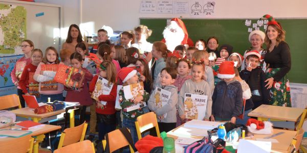 LE PÈRE NOËL EST PASSÉ DANS NOS ÉCOLES !