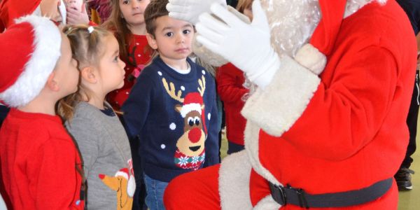 LE PÈRE NOËL EST PASSÉ DANS NOS ÉCOLES !