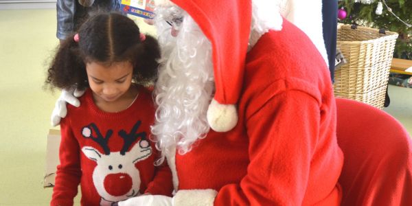 LE PÈRE NOËL EST PASSÉ DANS NOS ÉCOLES !