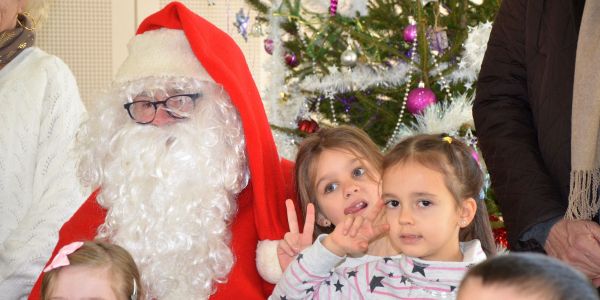 LE PÈRE NOËL EST PASSÉ DANS NOS ÉCOLES !