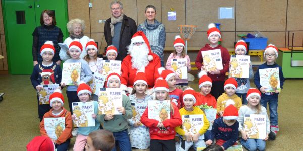 LE PÈRE NOËL EST PASSÉ DANS NOS ÉCOLES !