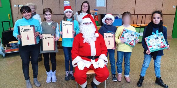 LE PÈRE NOËL EST PASSÉ DANS NOS ÉCOLES !