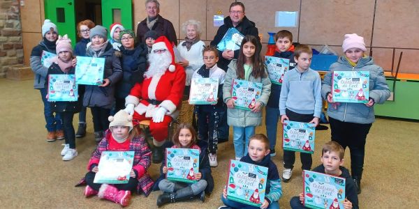 LE PÈRE NOËL EST PASSÉ DANS NOS ÉCOLES !