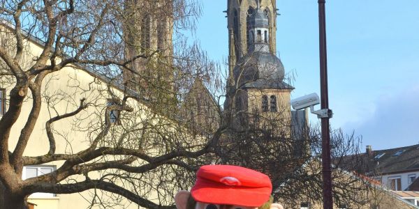 DÉFILÉ ET JOLIS COSTUMES POUR FÊTER CARNAVAL À SARRALBE