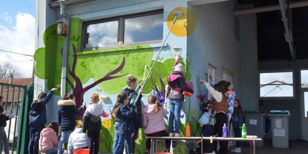 POISSON D'AVRIL À L'ÉCOLE ÉLÉMENTAIRE DE RECH