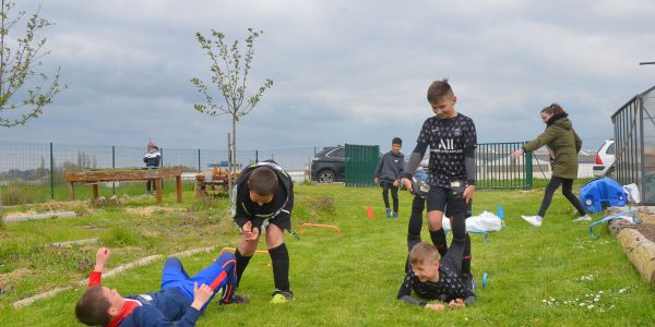 STAGE DE FOOT POUR NOS JEUNES U8, 9 ET 11 DE L'ESF2018 PENDANT LES VACANCES DE PRINTEMPS