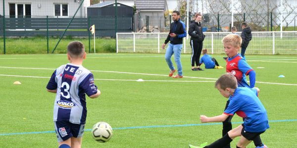 STAGE DE FOOT POUR NOS JEUNES U8, 9 ET 11 DE L'ESF2018 PENDANT LES VACANCES DE PRINTEMPS