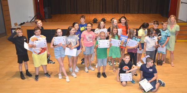 Concours d’éloquence de la classe de CM2 de Mme Mast en partenariat avec la bibliothèque de Sarralbe.