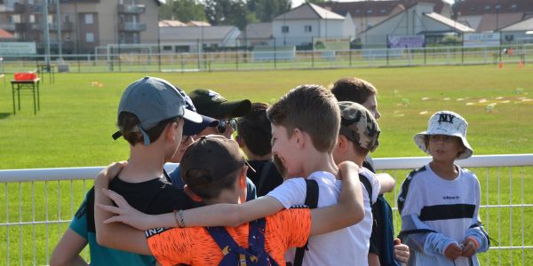 OLYMPIADES DE L'ÉCOLE ROBERT SCHUMAN AU STADE DU FC SARRALBE