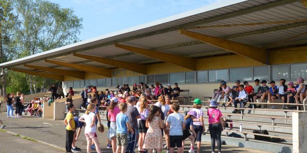 OLYMPIADES DE L'ÉCOLE ROBERT SCHUMAN AU STADE DU FC SARRALBE