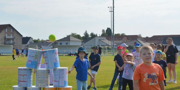 OLYMPIADES DE L'ÉCOLE ROBERT SCHUMAN AU STADE DU FC SARRALBE