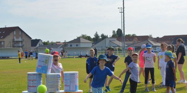 OLYMPIADES DE L'ÉCOLE ROBERT SCHUMAN AU STADE DU FC SARRALBE